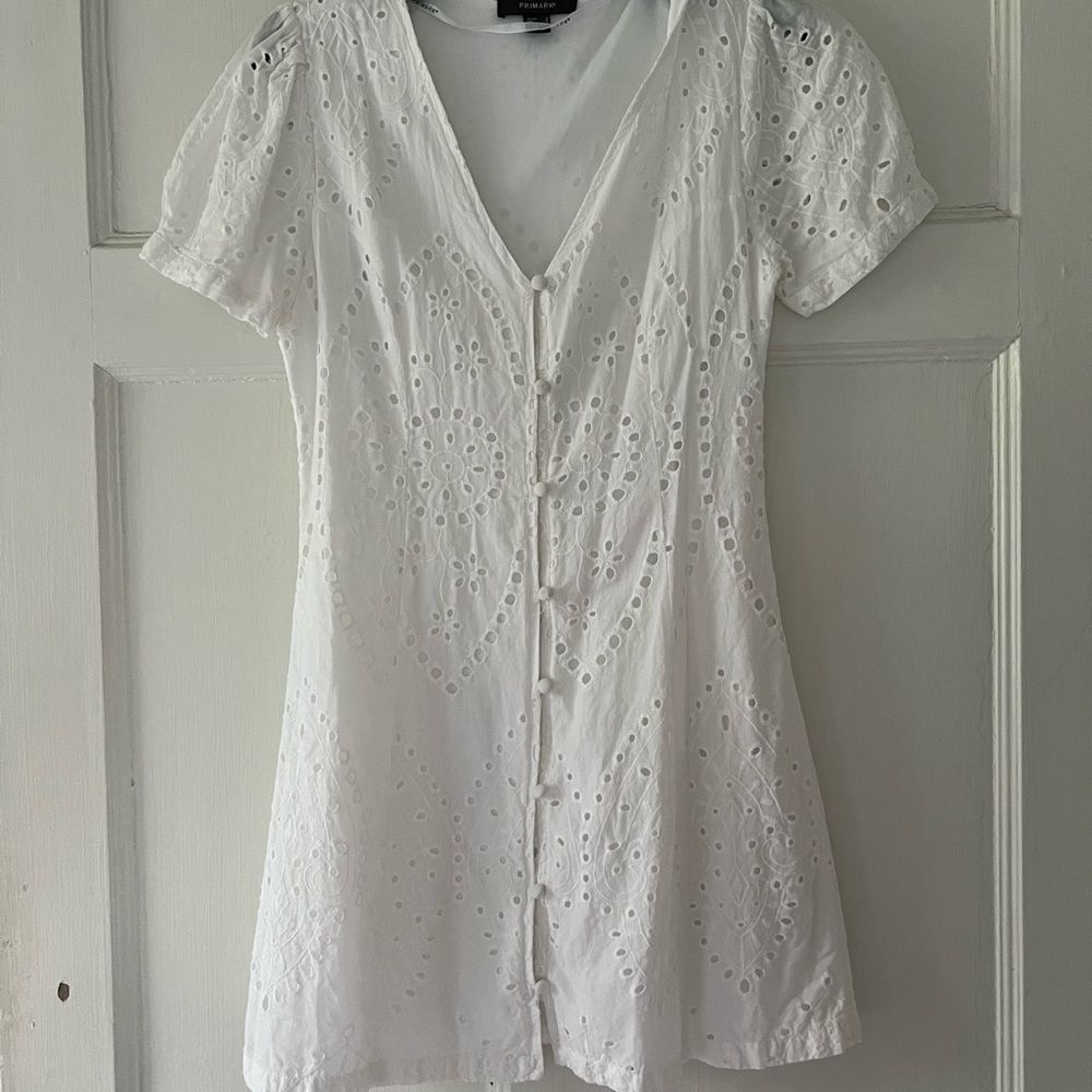Elegant White Eyelet Dress - Picture 3 of 4